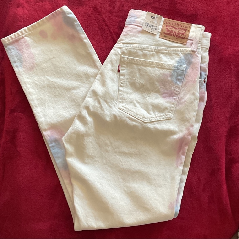 NWT-Levi's Women's Tie-Dye Straight Leg Jeans 31x30 501 original.